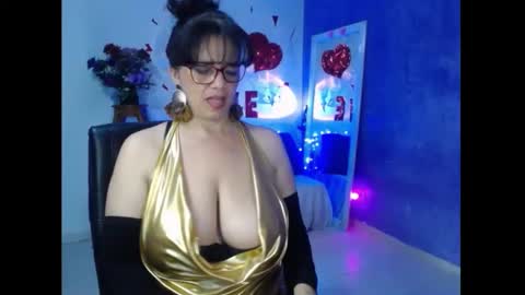 Snapshot of sarasmith2 chatting on February 2, 1:12 am sara online show from February 2, 1:12 am