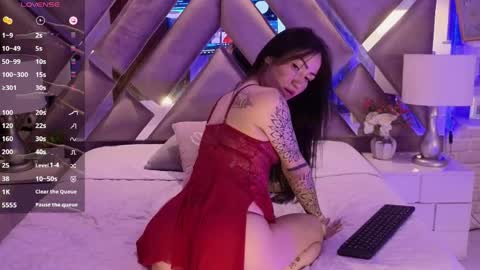 Sara  online show from March 26, 4:01 pm