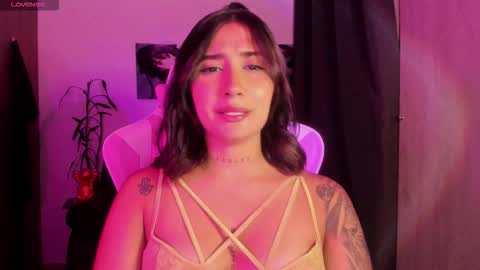 saratukkerr online show from March 8, 8:57 pm