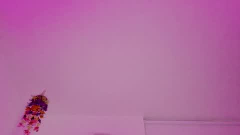 Saray  online show from October 1, 11:25 pm