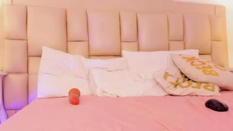 sarit_ online show from May 24, 9:10 pm