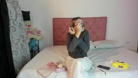  SARIYA Y ALEXIS  online show from February 14, 11:24 am