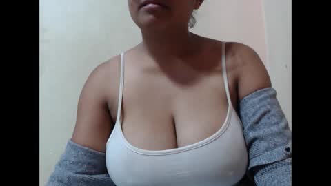 saronette online show from November 4, 6:37 am