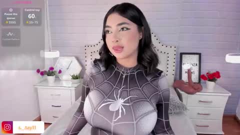 Snapshot of sashastrada_ chatting on October 24, 10:21 pm  Sasha  online show from October 24, 10:21 pm
