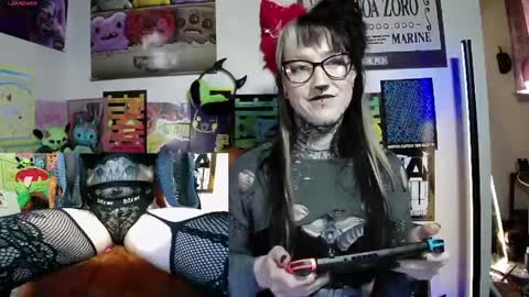 Ivy online show from April 11, 3:38 pm