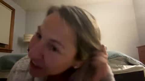Snapshot of sassyella chatting on October 16, 9:53 am Sassyella online show from October 16, 9:53 am