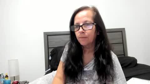Snapshot of sassypeachgoddess chatting on October 25, 12:04 pm sassypeachgoddess online show from October 25, 12:04 pm