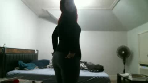 Snapshot of sassysappire420 chatting on October 27, 3:17 am SassySapphire420 online show from October 27, 3:17 am