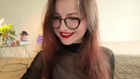 Lori online show from June 7, 6:24 pm