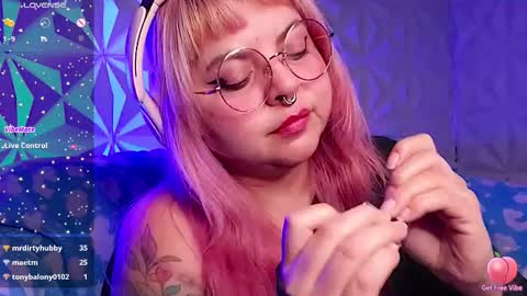 Gina George online show from March 12, 1:20 am