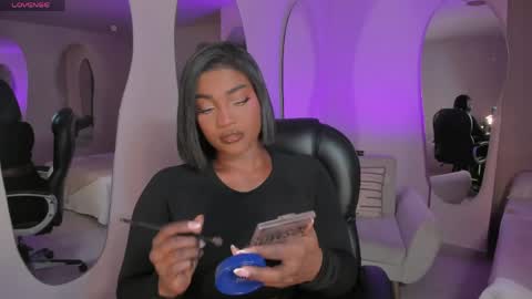 S a v a n n a h  online show from April 12, 12:20 pm