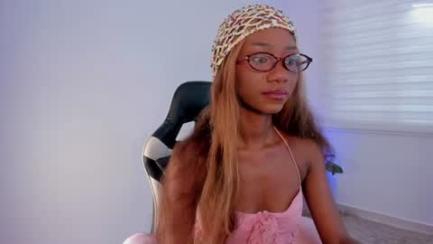 Savannahwildee online show from August 5, 12:02 pm