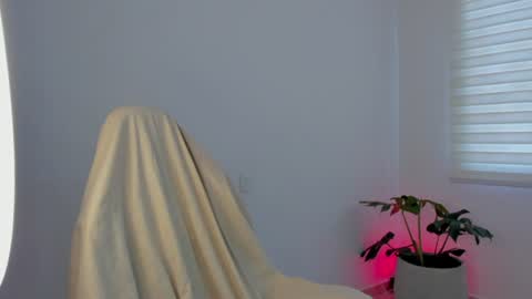 Savannahwildee online show from June 26, 2:22 pm