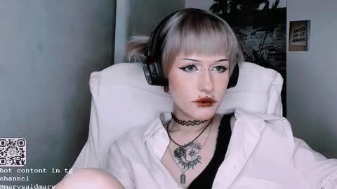 pronoun she. name Mary. age 21. online show from September 26, 3:36 am