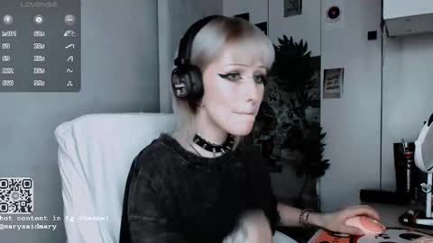 pronoun she. name Mary. age 21. online show from October 14, 12:13 am