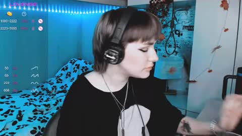 pronoun she. name Mary. age 21. online show from March 3, 6:24 pm