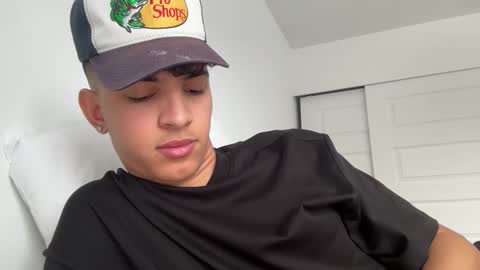 sbouchikh03 online show from January 14, 6:49 pm