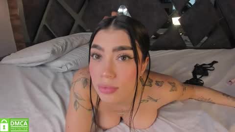 scarlet__jones_ online show from December 15, 9:33 pm