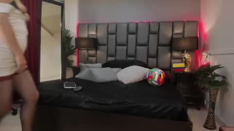 scarlet__milff online show from June 29, 1:11 pm