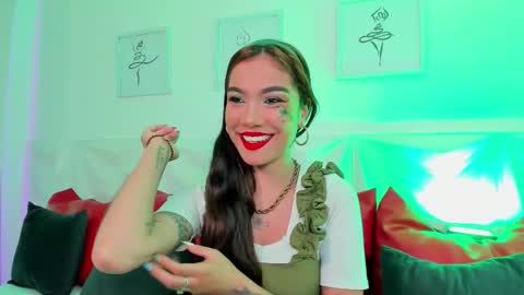 Scarlet online show from March 17, 6:02 pm