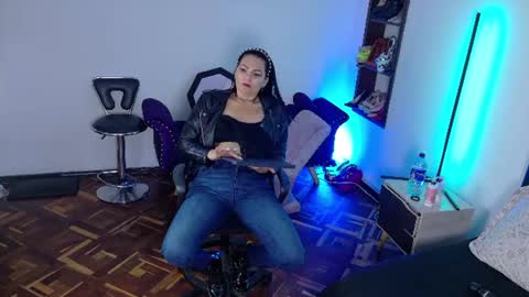 scarlet_hiit online show from July 3, 4:28 am