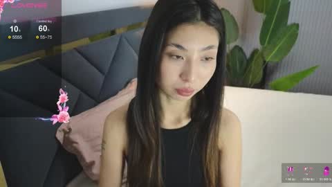 scarlet_ice online show from November 25, 5:17 am