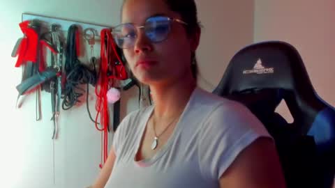 scarlet taylor kennedy online show from April 13, 11:20 pm