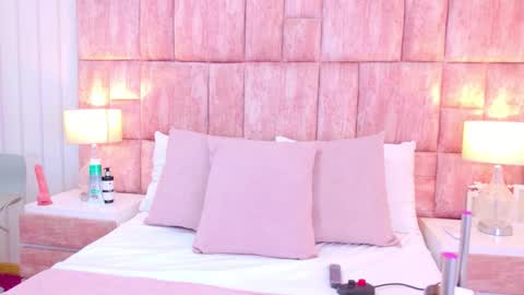 Scarlet Fooxs online show from February 19, 7:13 pm