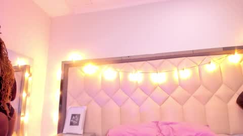 scarlethbigbug online show from February 3, 11:47 am