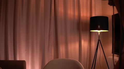 Scarlet online show from December 2, 1:07 am