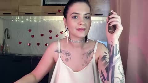 scarletpetal online show from February 28, 9:46 am