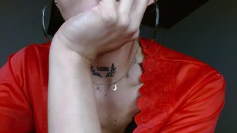 scarlet online show from April 10, 6:30 am