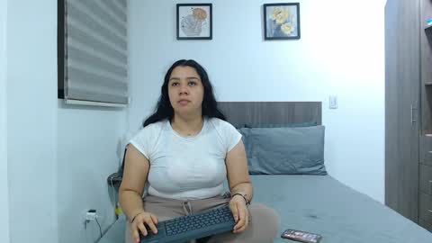 Scarlett and Jazmin online show from April 13, 9:35 am