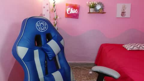 Scarlett 3 online show from January 10, 1:49 pm