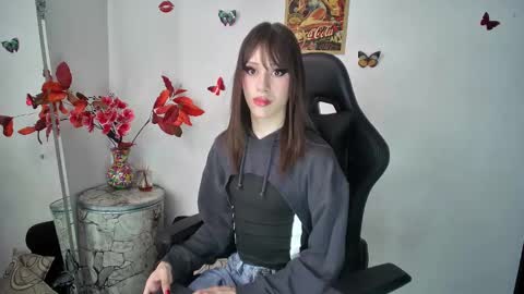 Scarlett Twigs online show from February 8, 6:11 pm