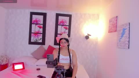 Snapshot of scarlettwhitmore chatting on October 12, 5:33 am Scarlett Whitmore online show from October 12, 5:33 am