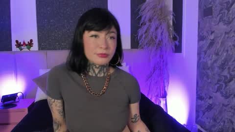 Scolw  online show from December 3, 1:12 pm