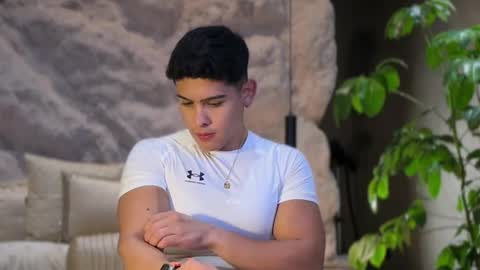 Andrew Flintt online show from April 1, 3:40 am