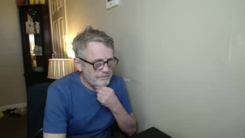 James online show from November 27, 7:43 pm