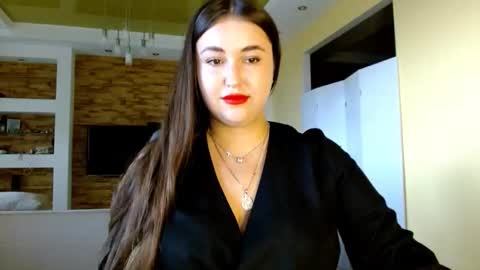 Elizabeth  online show from October 29, 8:38 am