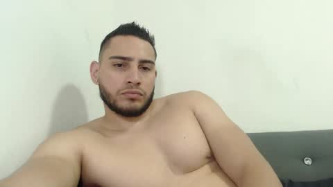 seank_noszka online show from November 17, 9:39 pm