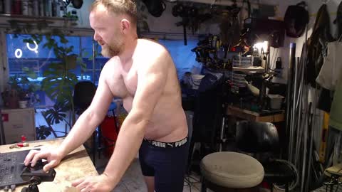 Seattlemanwhore online show from April 9, 2:12 pm