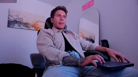 Lucian Sinclair online show from January 18, 6:53 pm