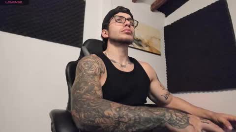 Lucian Sinclair online show from March 4, 2:52 am