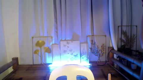 seductive_kimxxx online show from April 22, 6:09 am