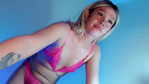 Snapshot of seductive_temptation1 chatting on January 4, 6:41 am cath online show from January 4, 6:41 am