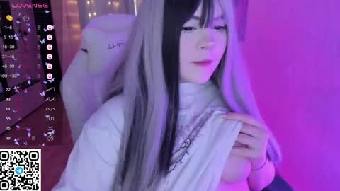 Selena  online show from April 11, 4:39 am