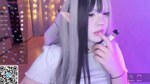 Selena  online show from February 6, 4:49 am