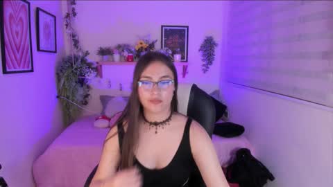 selenaa0 online show from October 31, 1:28 am