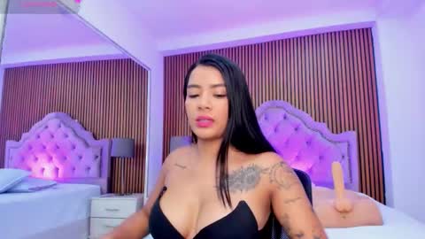 selenastonne online show from November 11, 8:00 pm